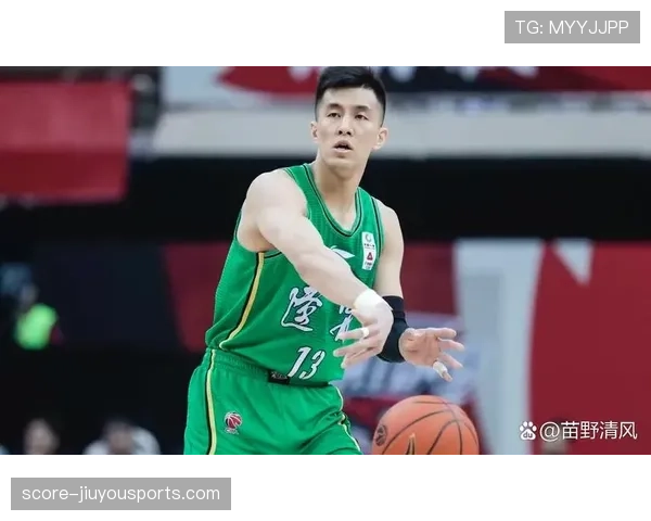 郭艾伦又在训练馆待到凌晨？这人是真不睡觉还是把球场当家了